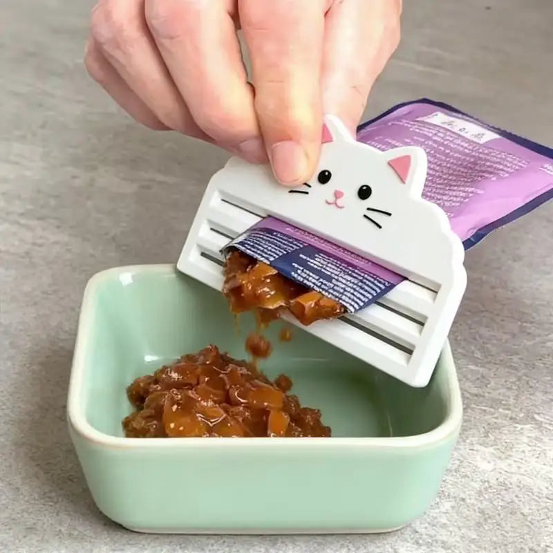 Cat Food Squeezer - Efficiently Extracts - ProPawPet.com